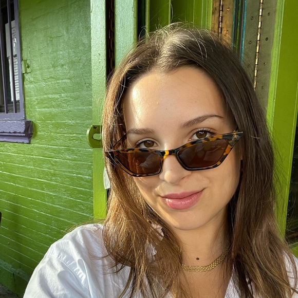 Hi I’m Victoria - Picture 2 of 9